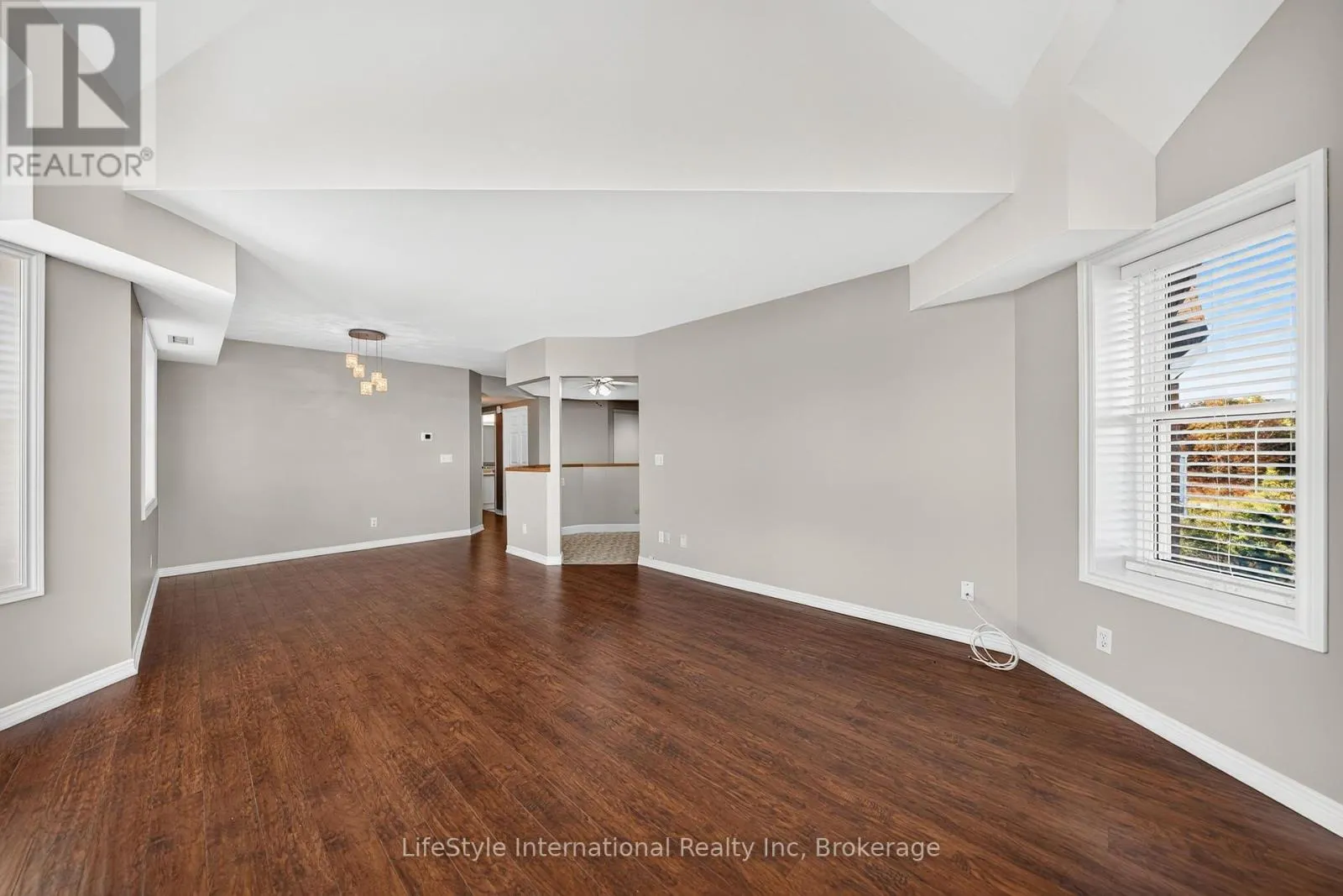 306 - 208 SILVERCREEK PARKWAY N #306