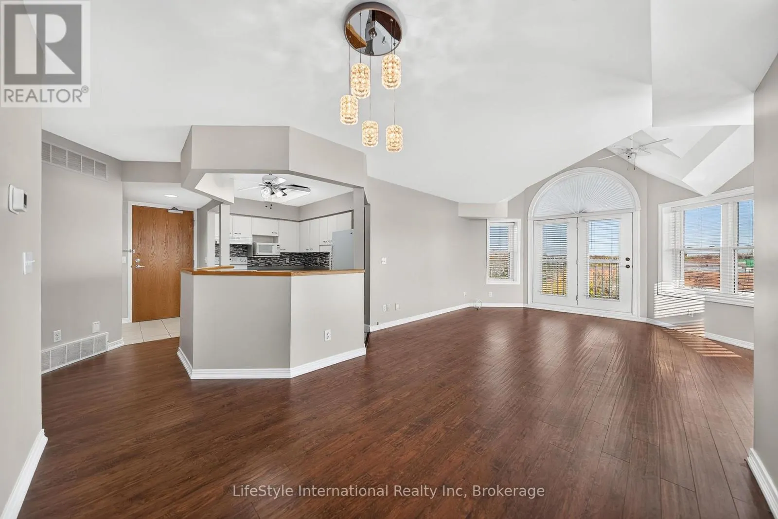 306 - 208 SILVERCREEK PARKWAY N #306