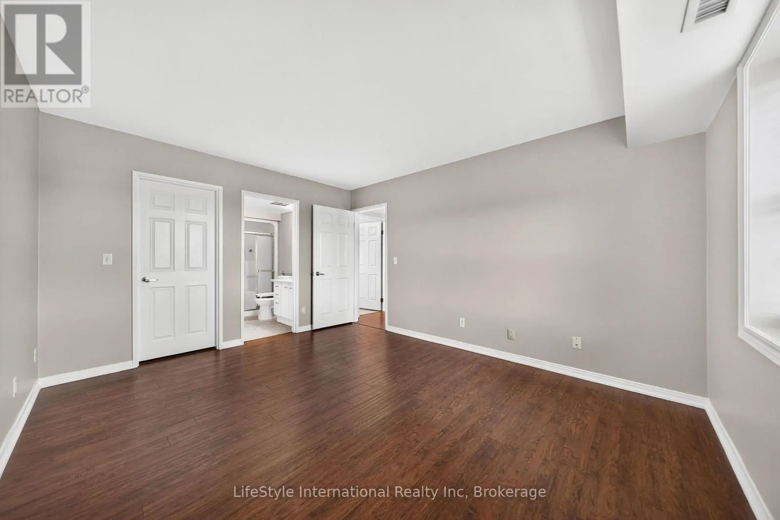 306 - 208 SILVERCREEK PARKWAY N #306