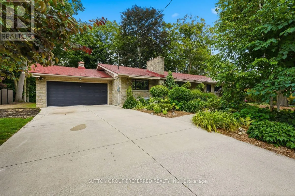 7 METAMORA CRESCENT