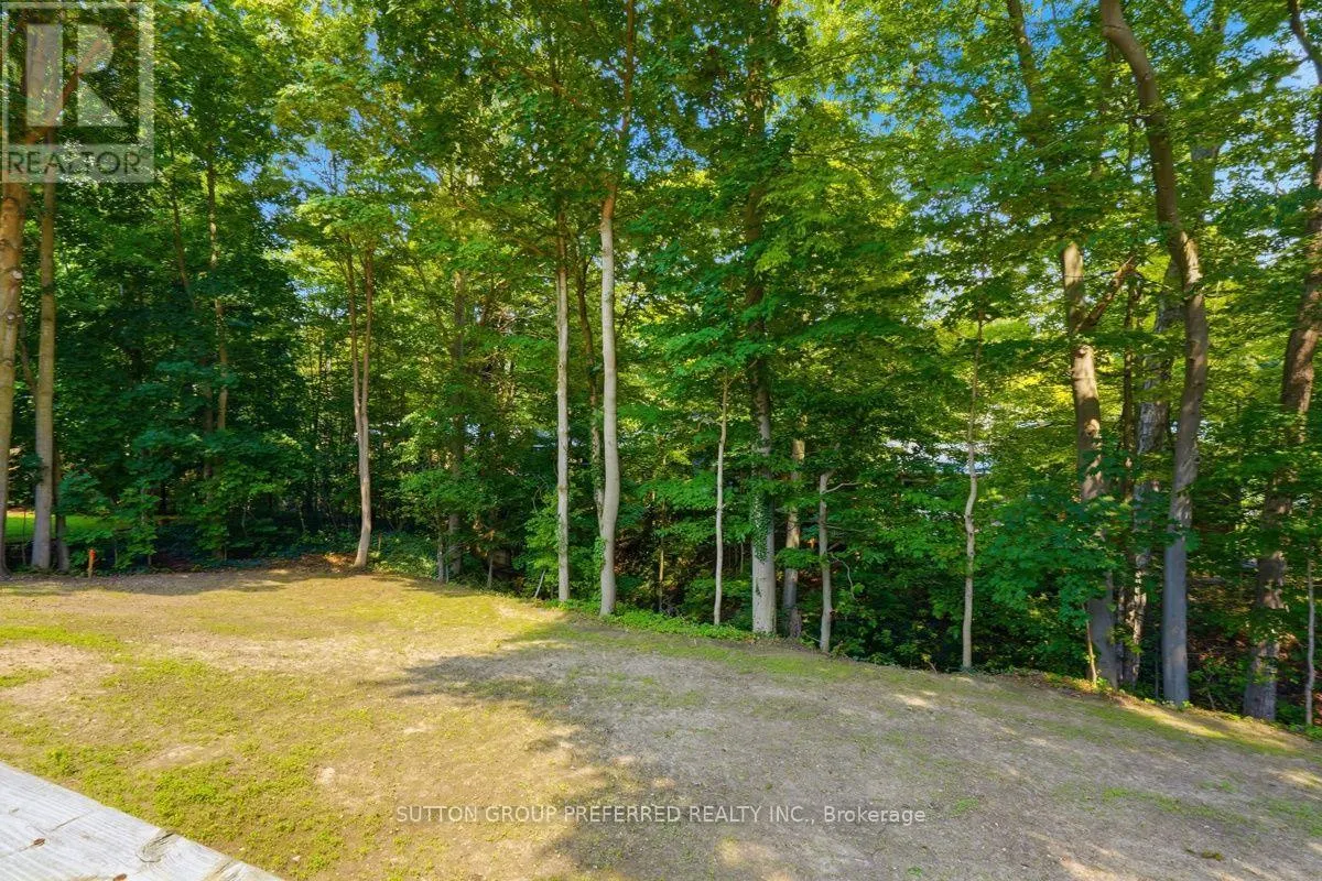 7 METAMORA CRESCENT