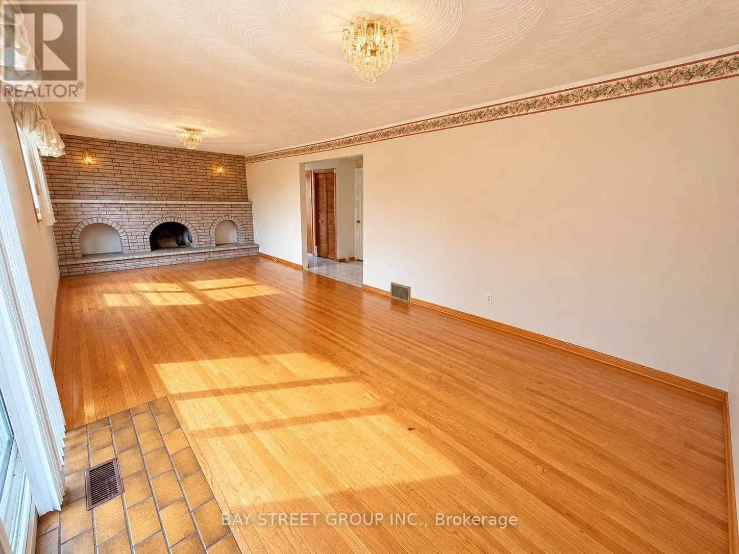 LOWER LEVEL - 316 EAGLEWOOD DRIVE