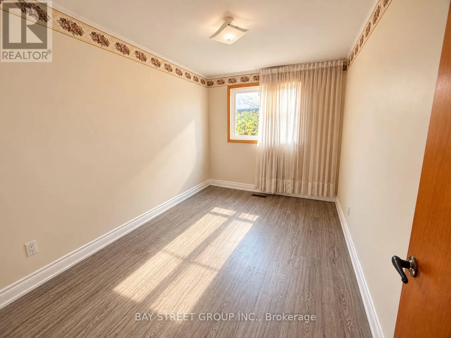 LOWER LEVEL - 316 EAGLEWOOD DRIVE