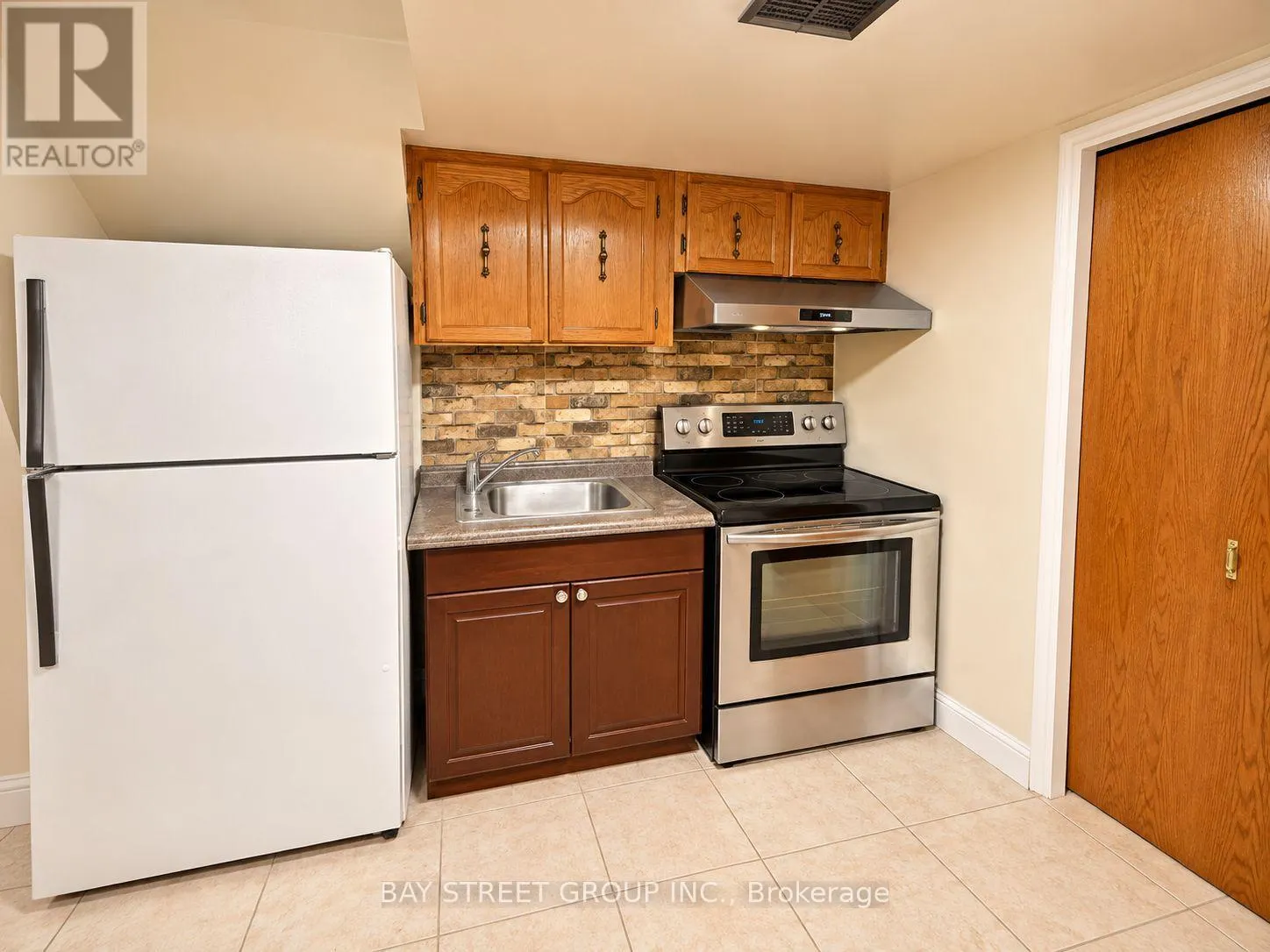 LOWER LEVEL - 316 EAGLEWOOD DRIVE