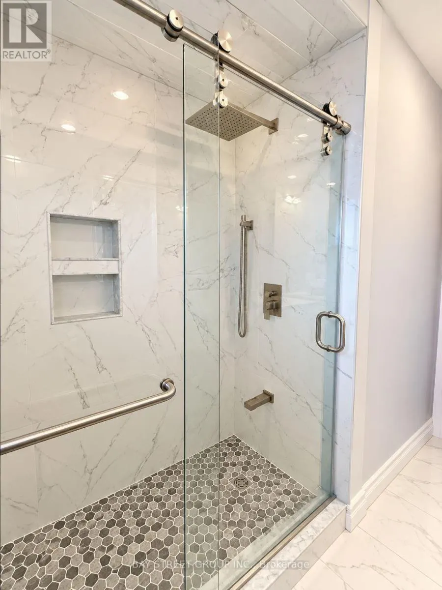 UPPER LEVEL - 237 LAWNHURST COURT
