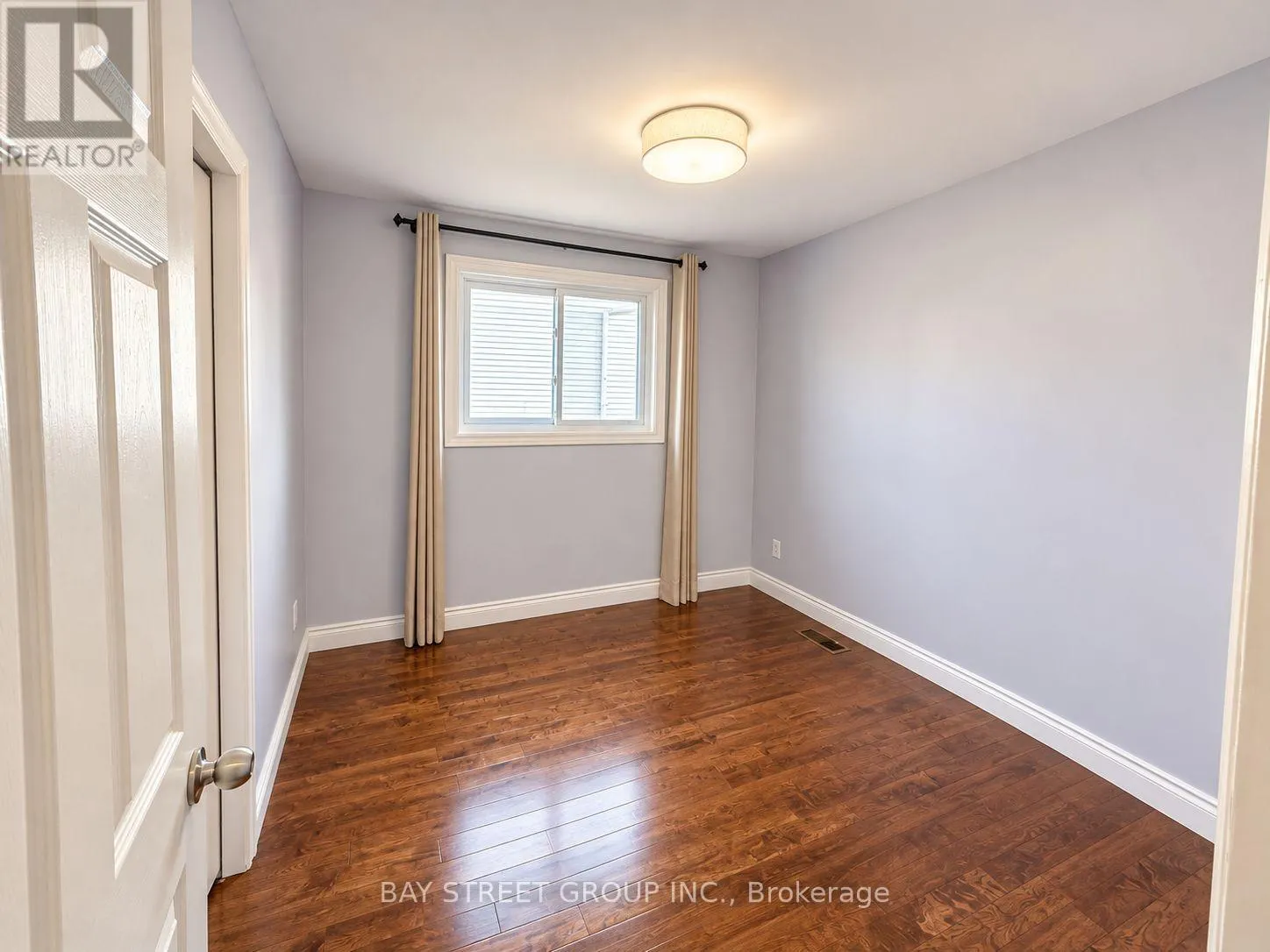 UPPER LEVEL - 237 LAWNHURST COURT