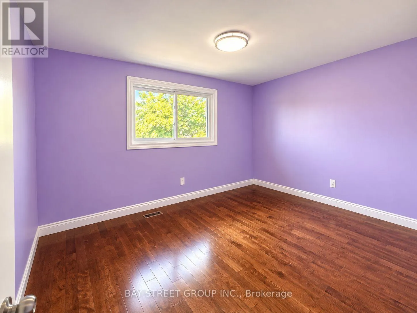 UPPER LEVEL - 237 LAWNHURST COURT