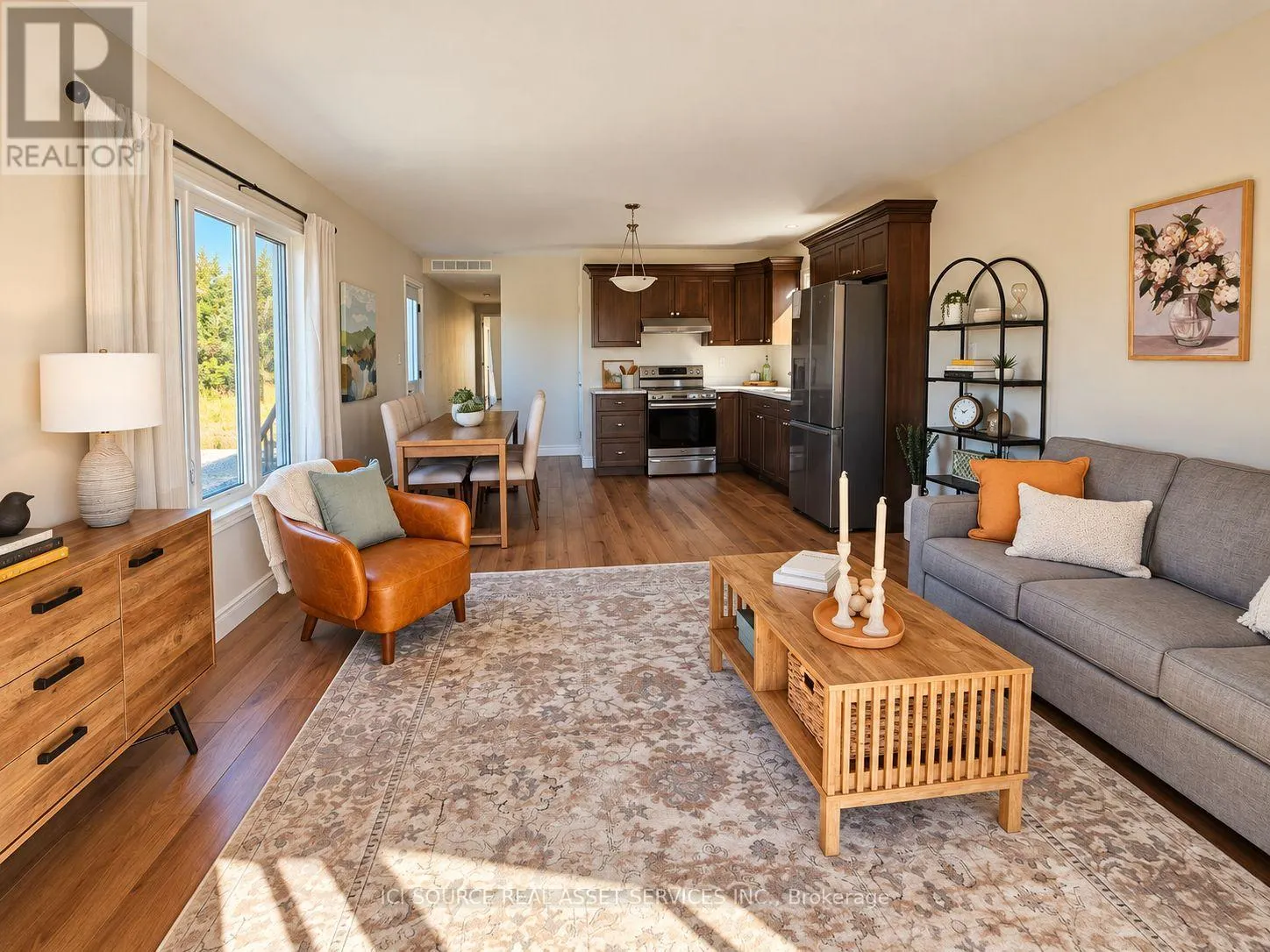 3 FOREST COURT