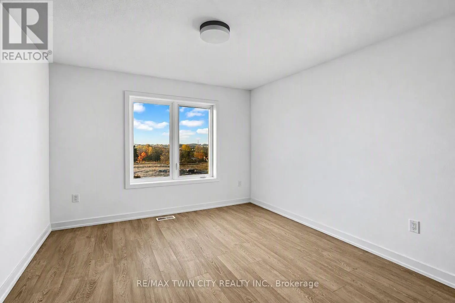 12 - 8 MISEFERI CRESCENT