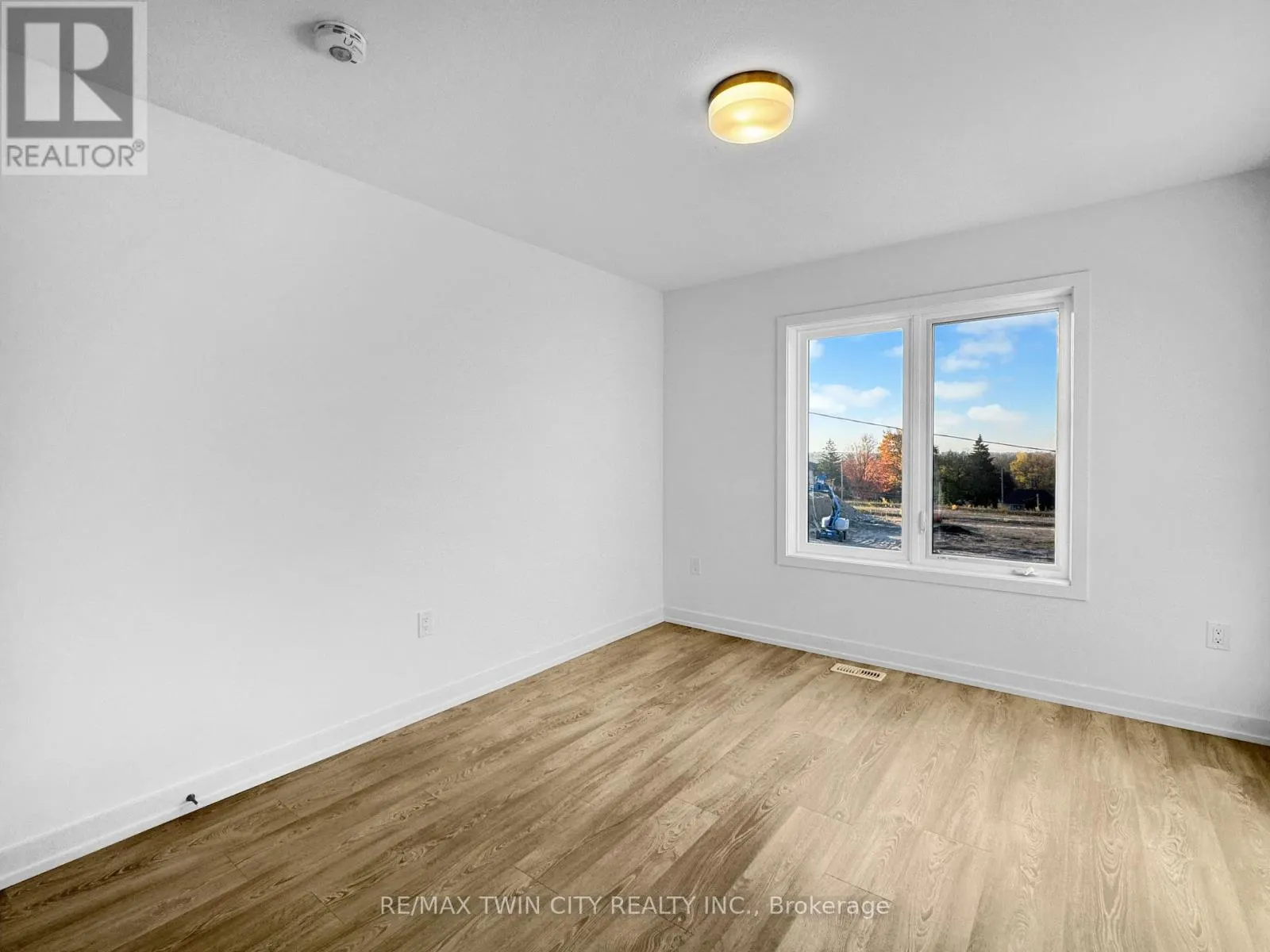 12 - 8 MISEFERI CRESCENT