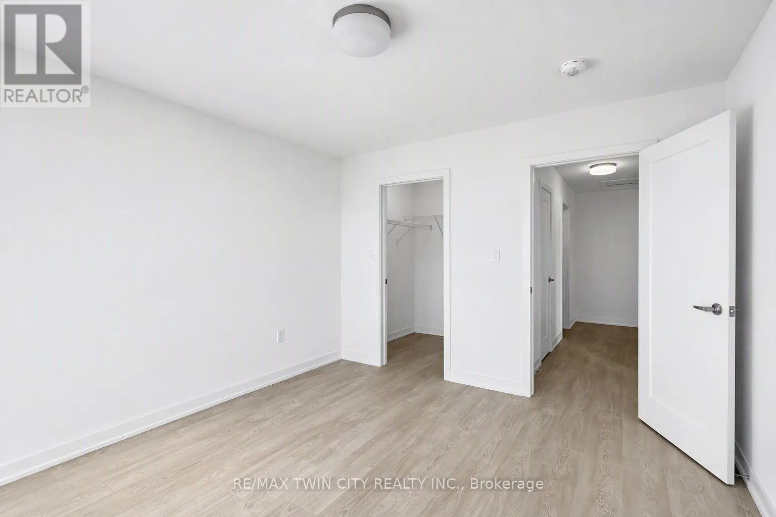 12 - 8 MISEFERI CRESCENT