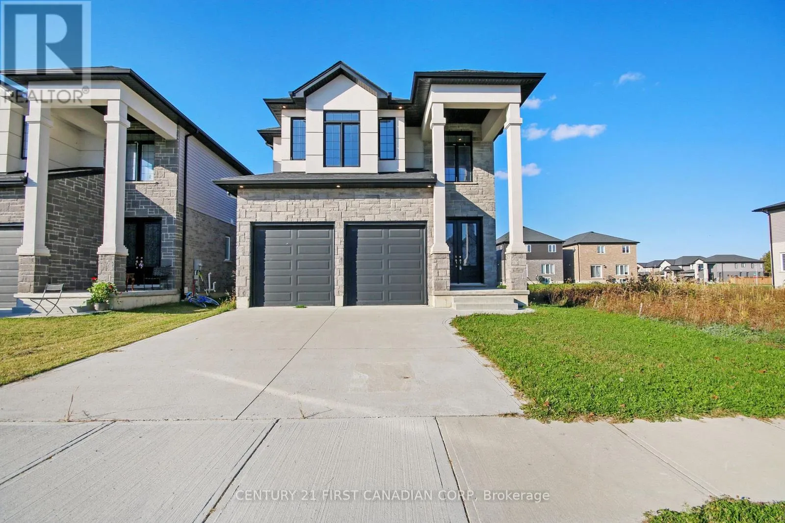 2920 LEMIEUX WALK