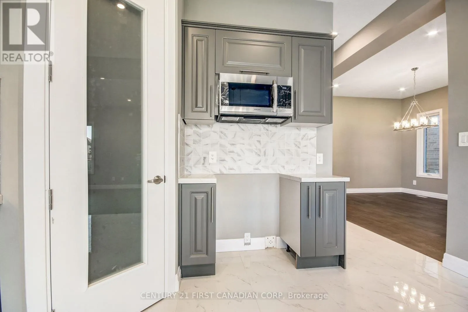 2920 LEMIEUX WALK