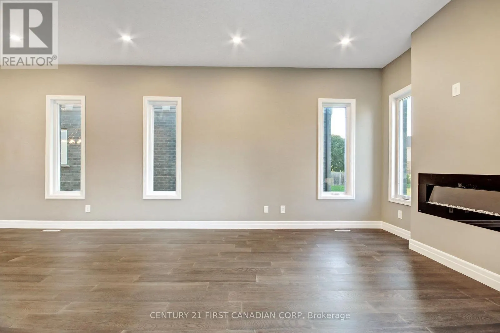 2920 LEMIEUX WALK