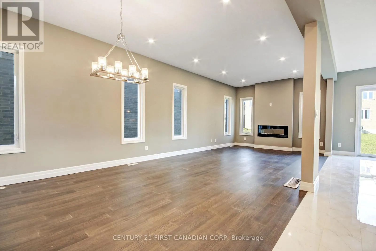 2920 LEMIEUX WALK