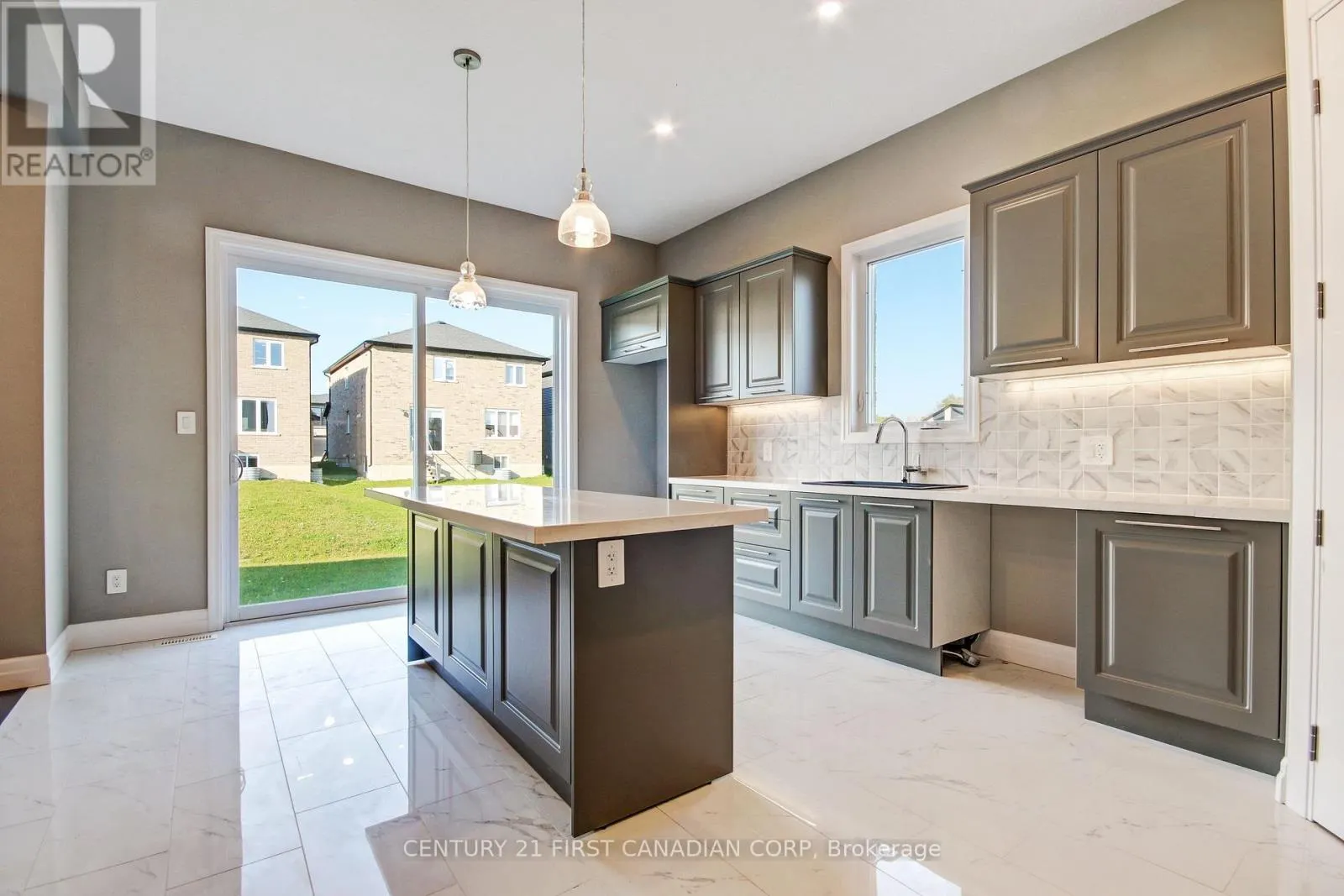 2920 LEMIEUX WALK