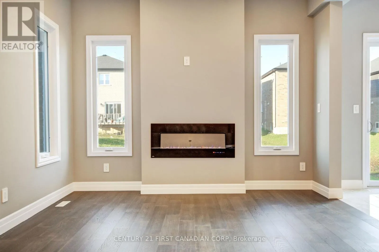 2920 LEMIEUX WALK