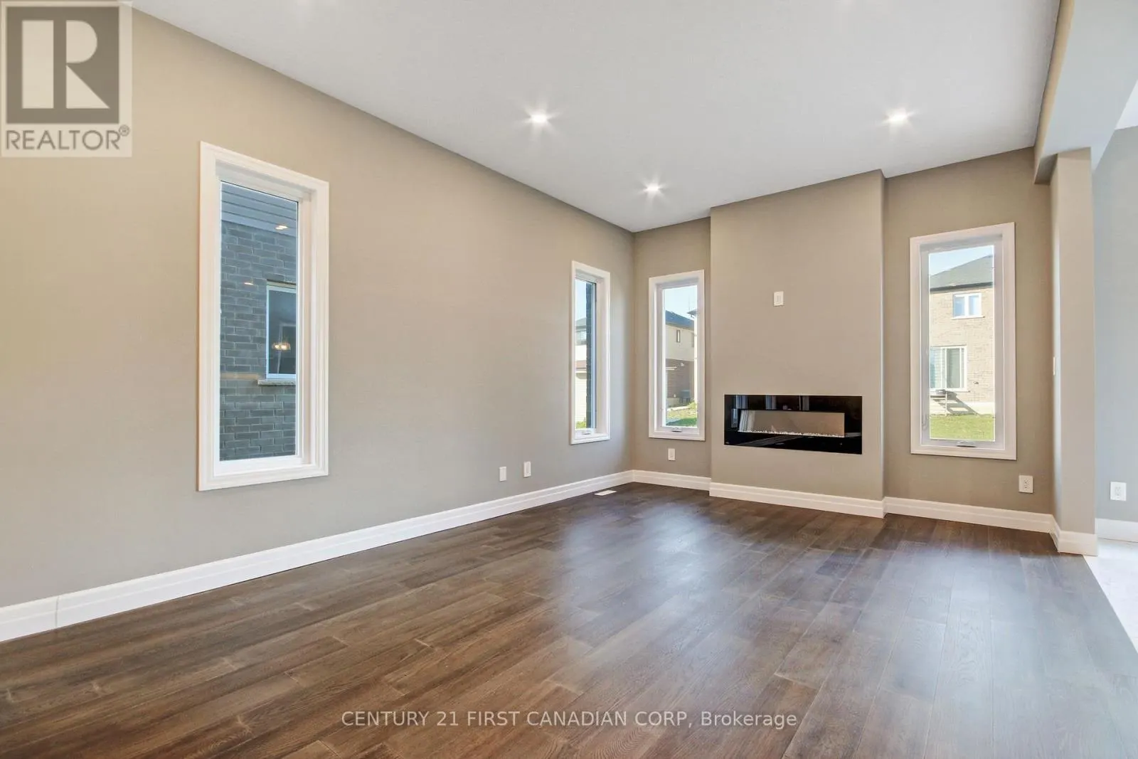 2920 LEMIEUX WALK