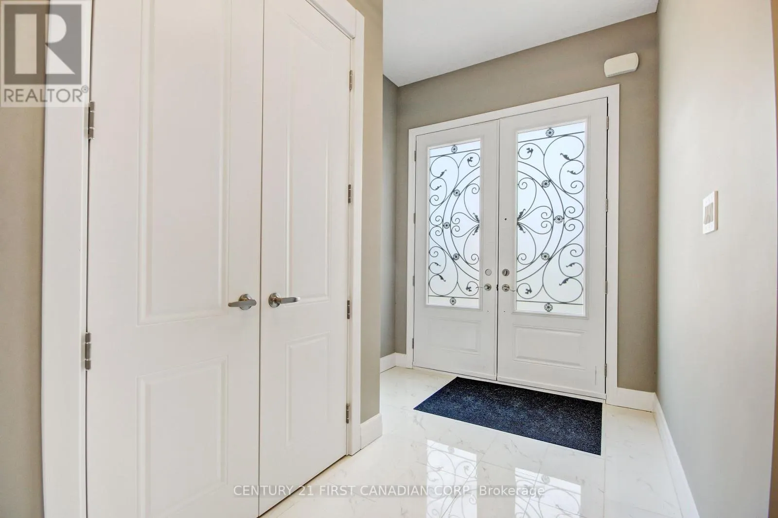 2920 LEMIEUX WALK