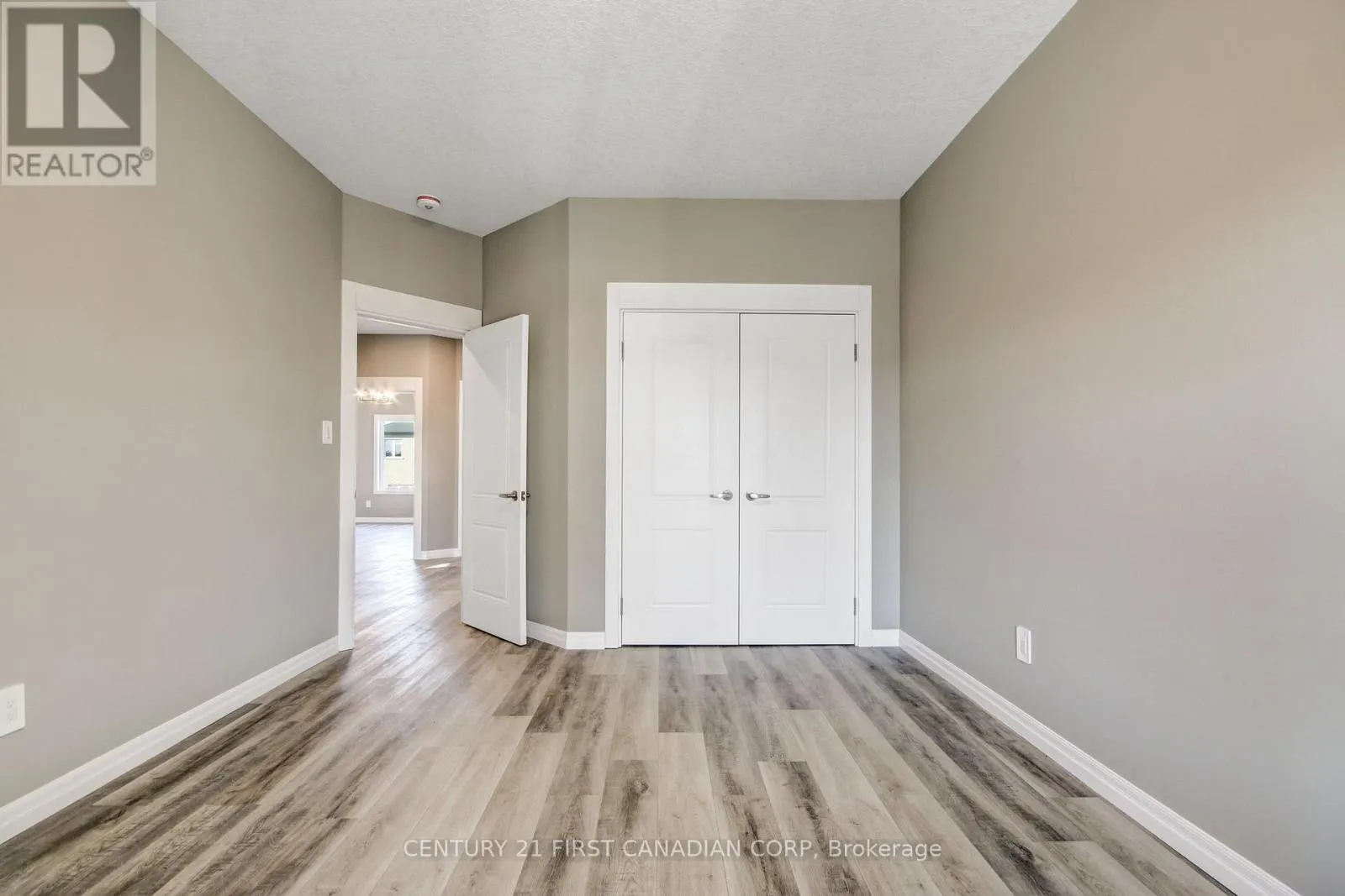 2920 LEMIEUX WALK