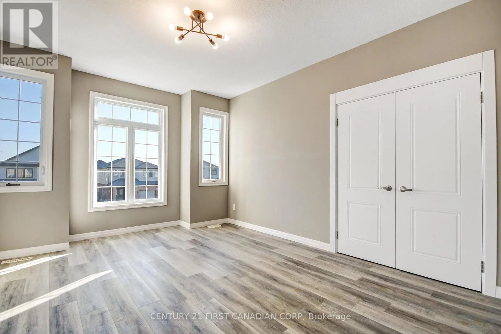 2920 LEMIEUX WALK