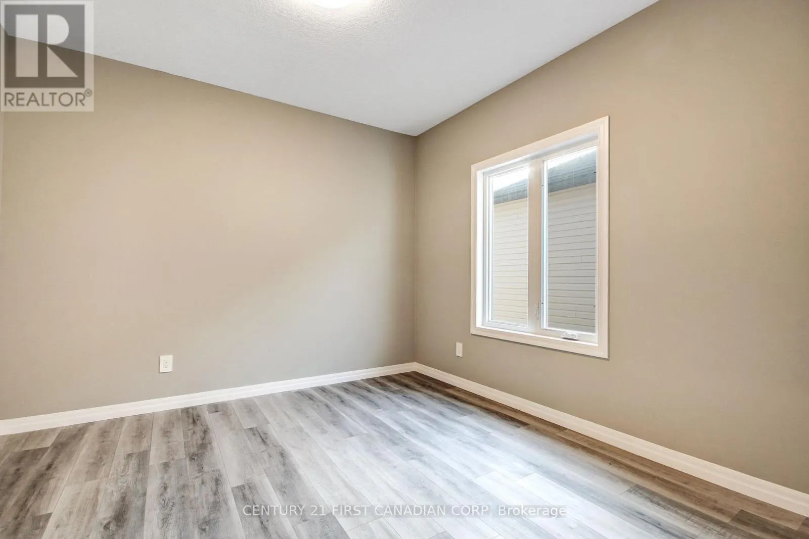 2920 LEMIEUX WALK