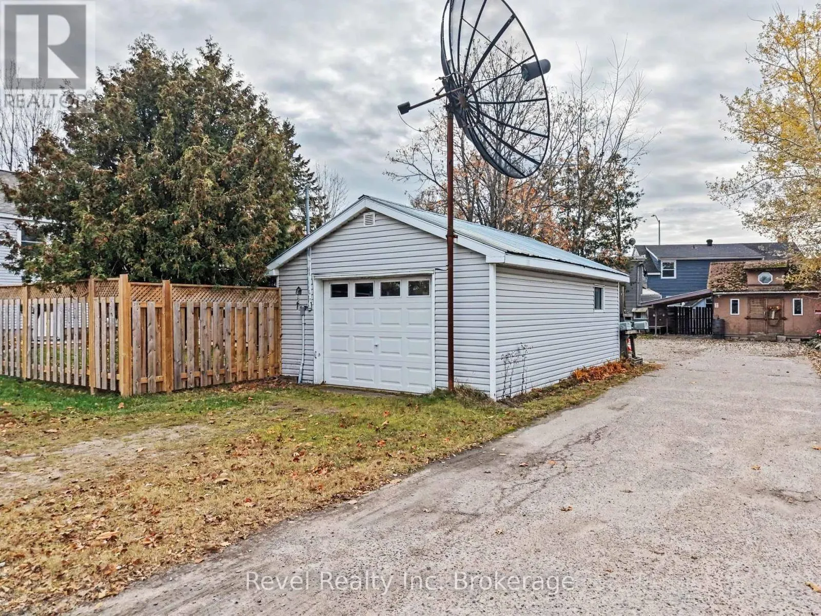 2043 DREW STREET