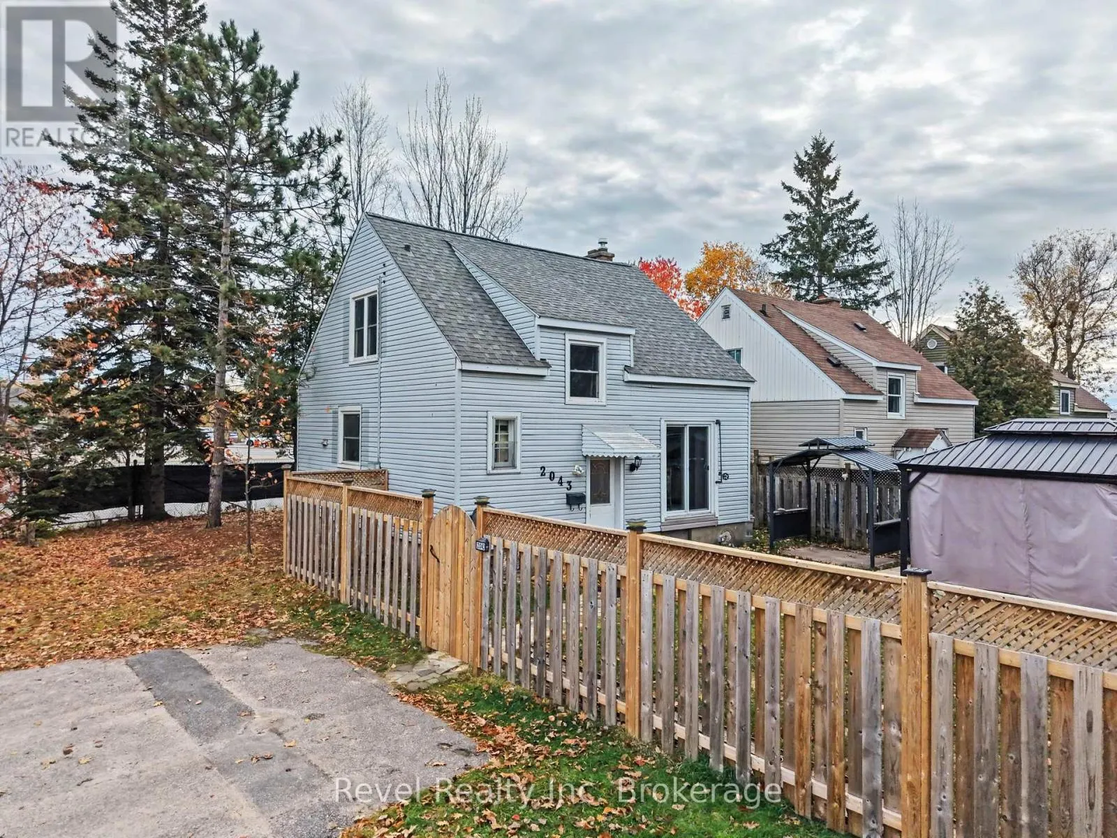 2043 DREW STREET