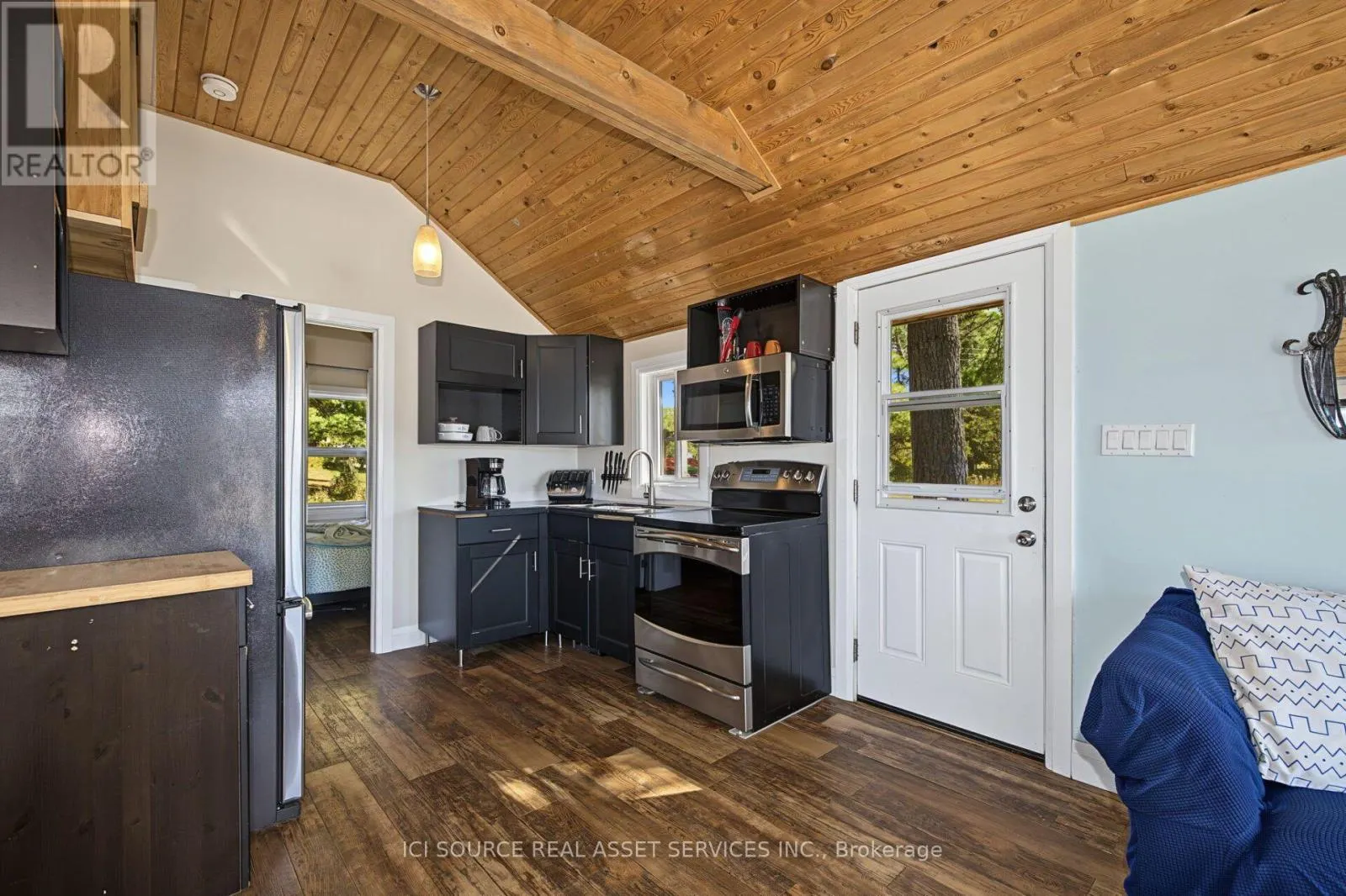 3 WOODLAND LANE