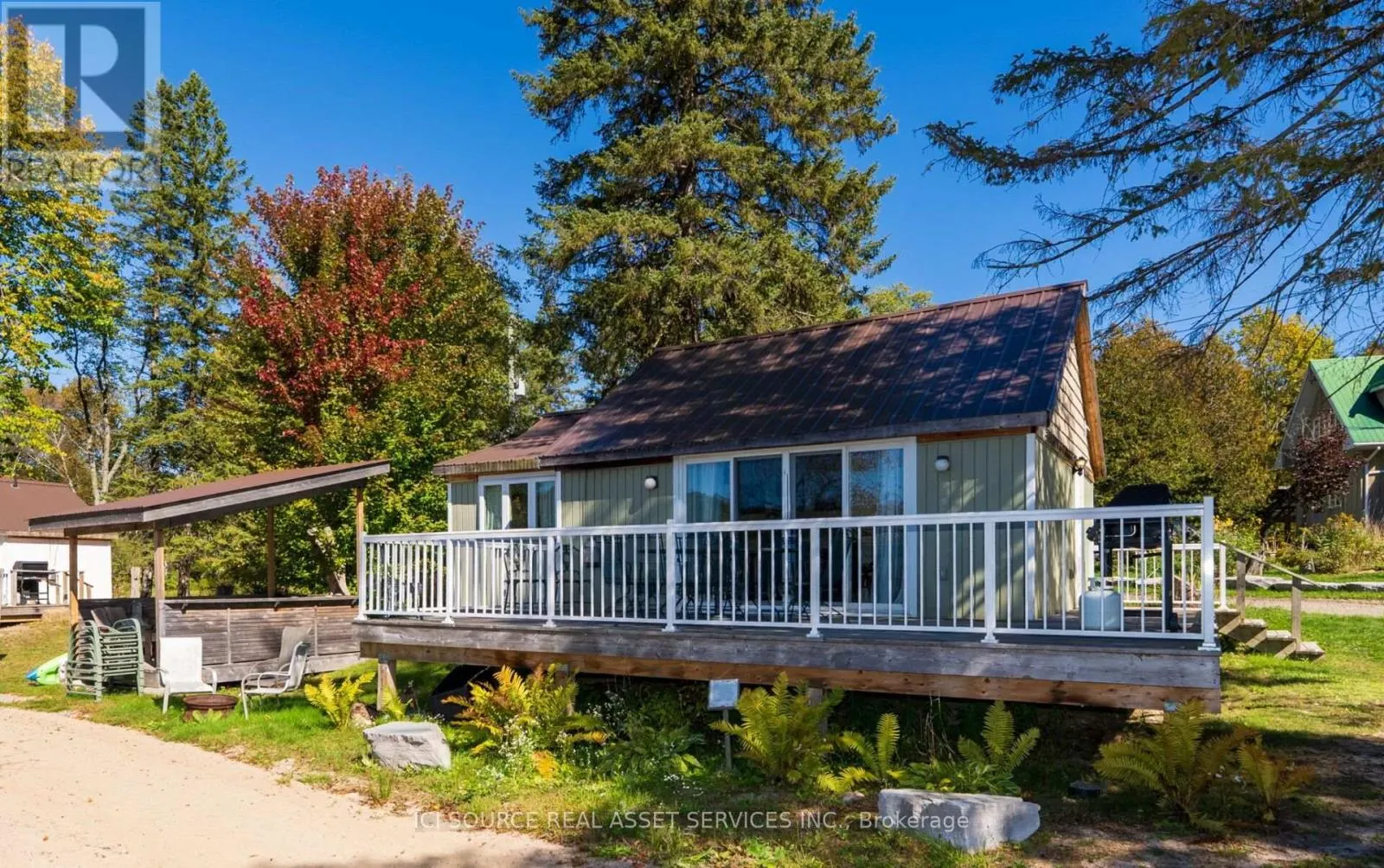 3 WOODLAND LANE