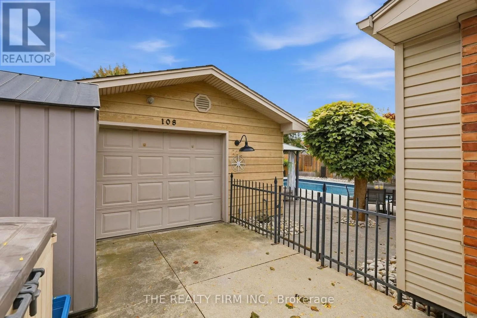 108 DOWNING CRESCENT