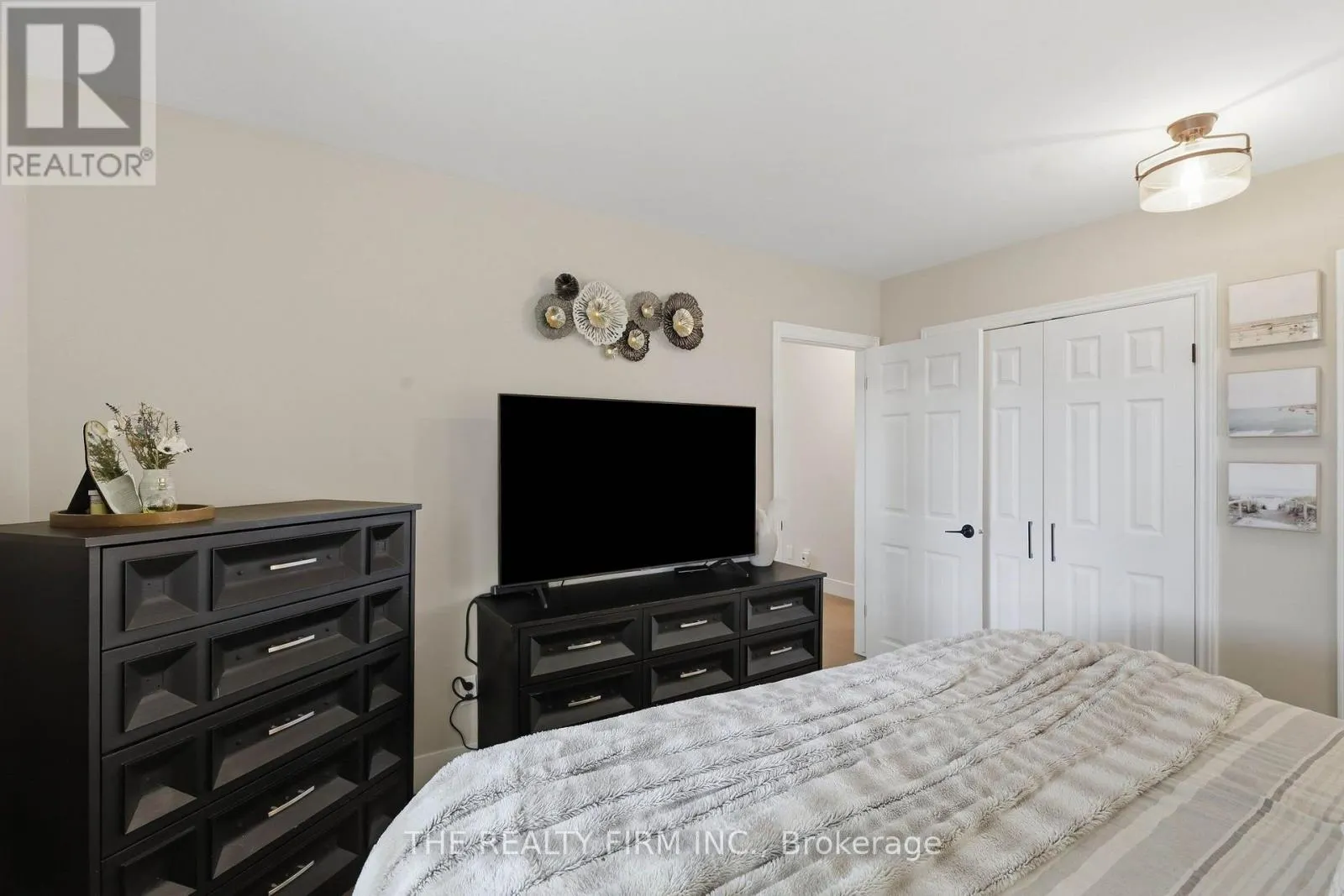 108 DOWNING CRESCENT