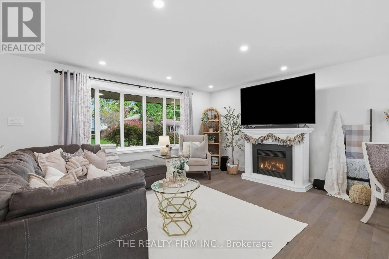 108 DOWNING CRESCENT