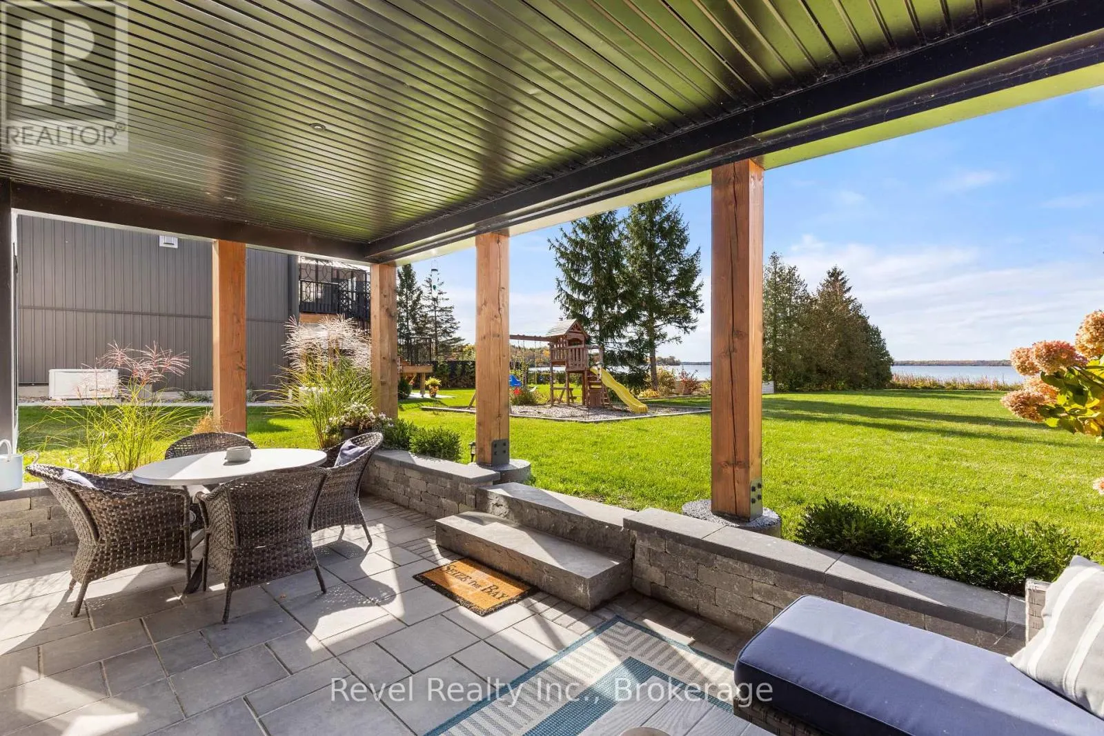 48 PLEASANT VIEW CRESCENT