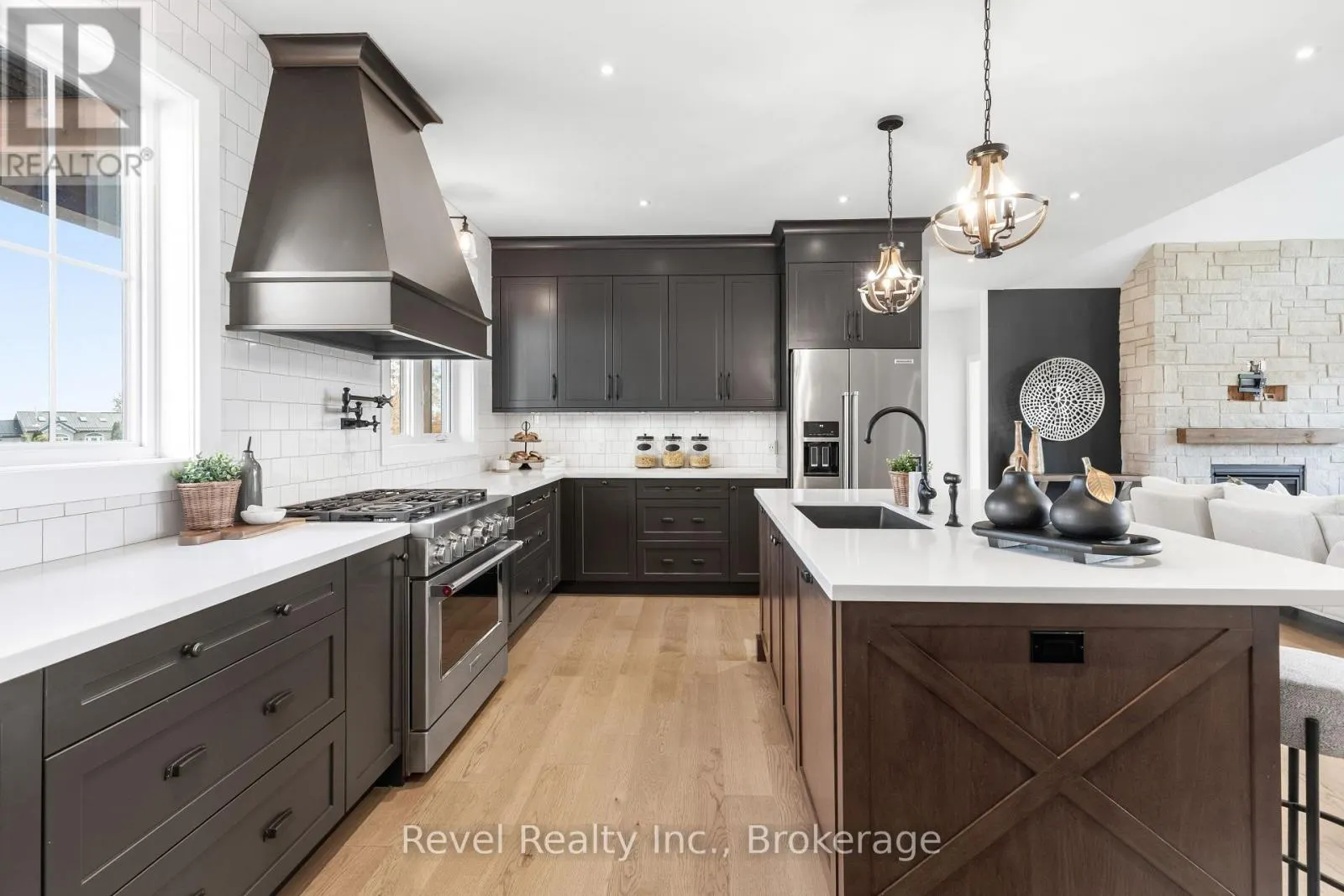 48 PLEASANT VIEW CRESCENT