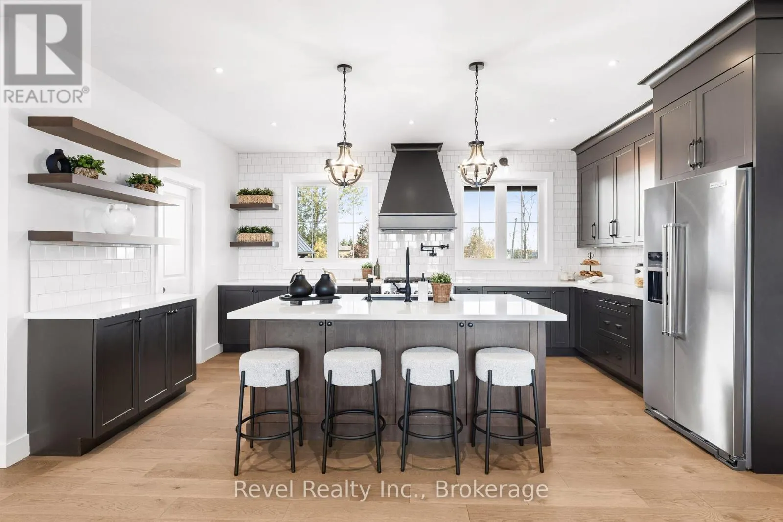 48 PLEASANT VIEW CRESCENT