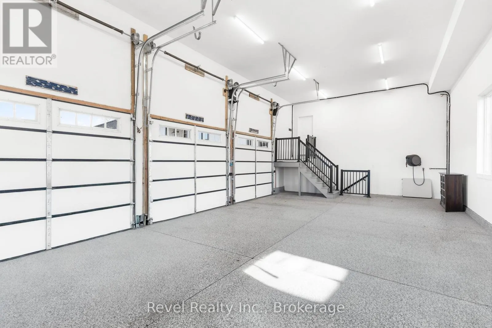 48 PLEASANT VIEW CRESCENT