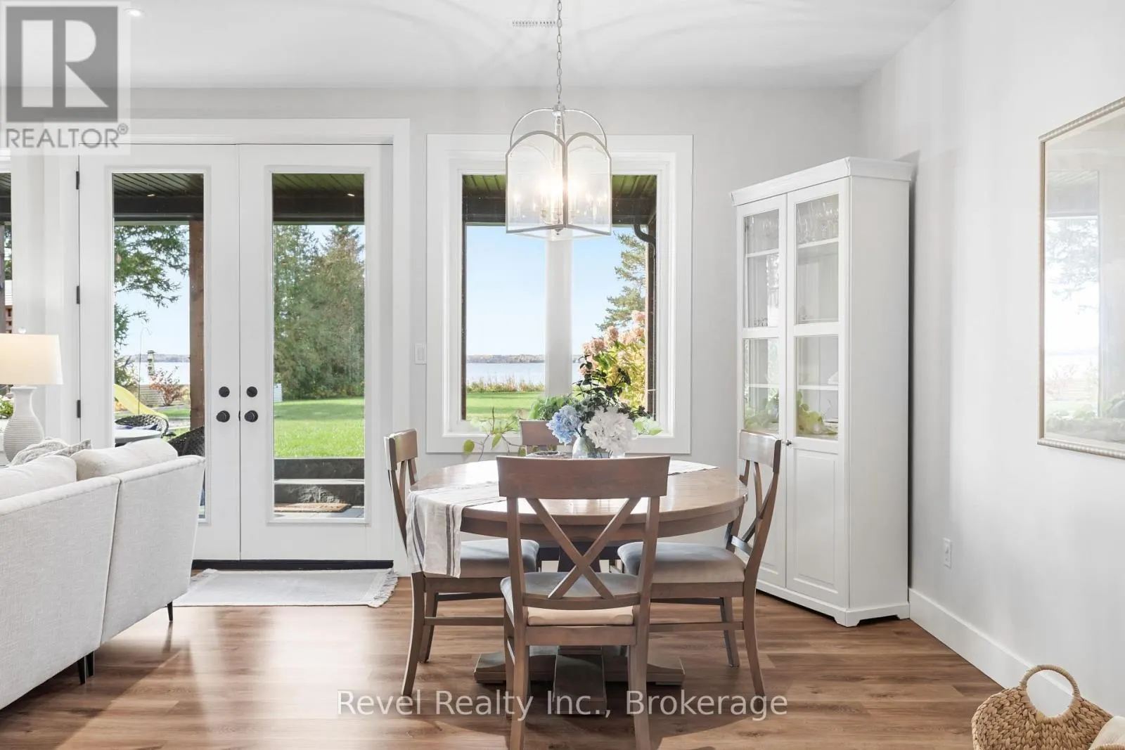 48 PLEASANT VIEW CRESCENT