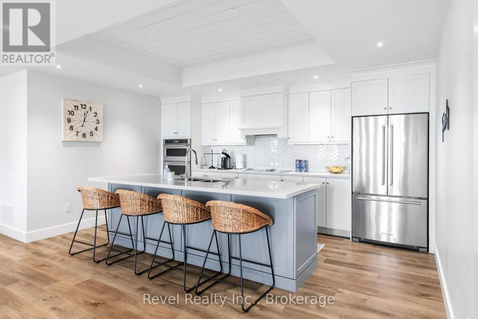 48 PLEASANT VIEW CRESCENT