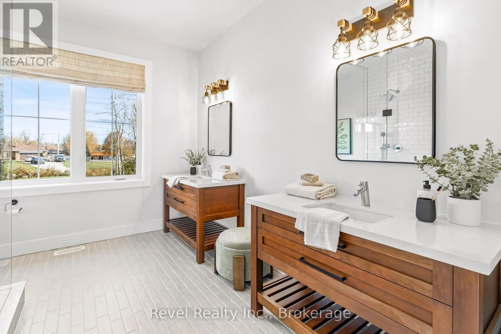 48 PLEASANT VIEW CRESCENT