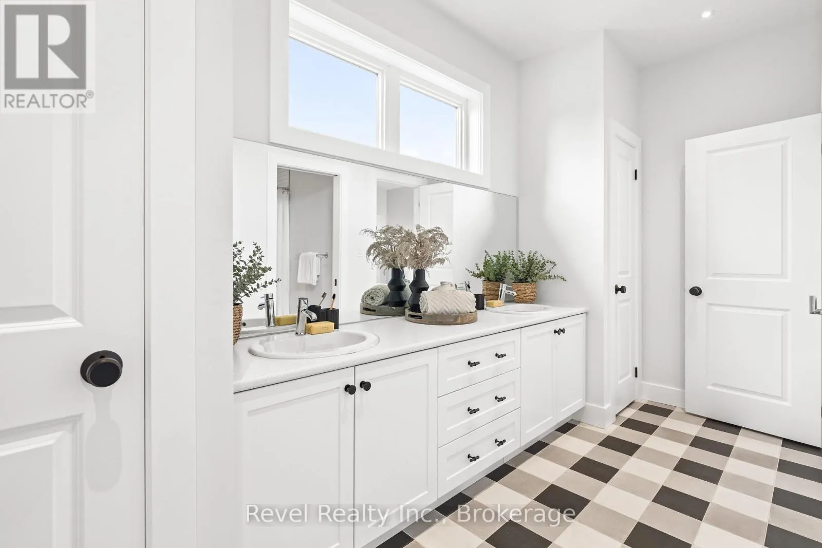 48 PLEASANT VIEW CRESCENT