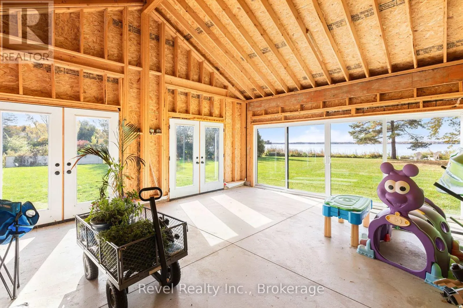 48 PLEASANT VIEW CRESCENT