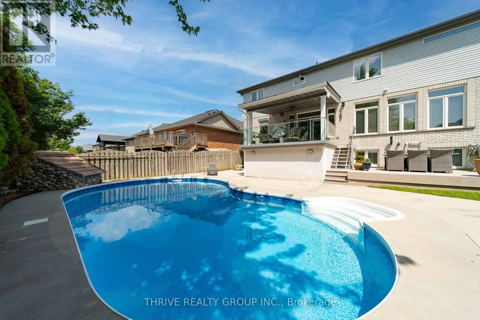 944 COLLINS DRIVE
