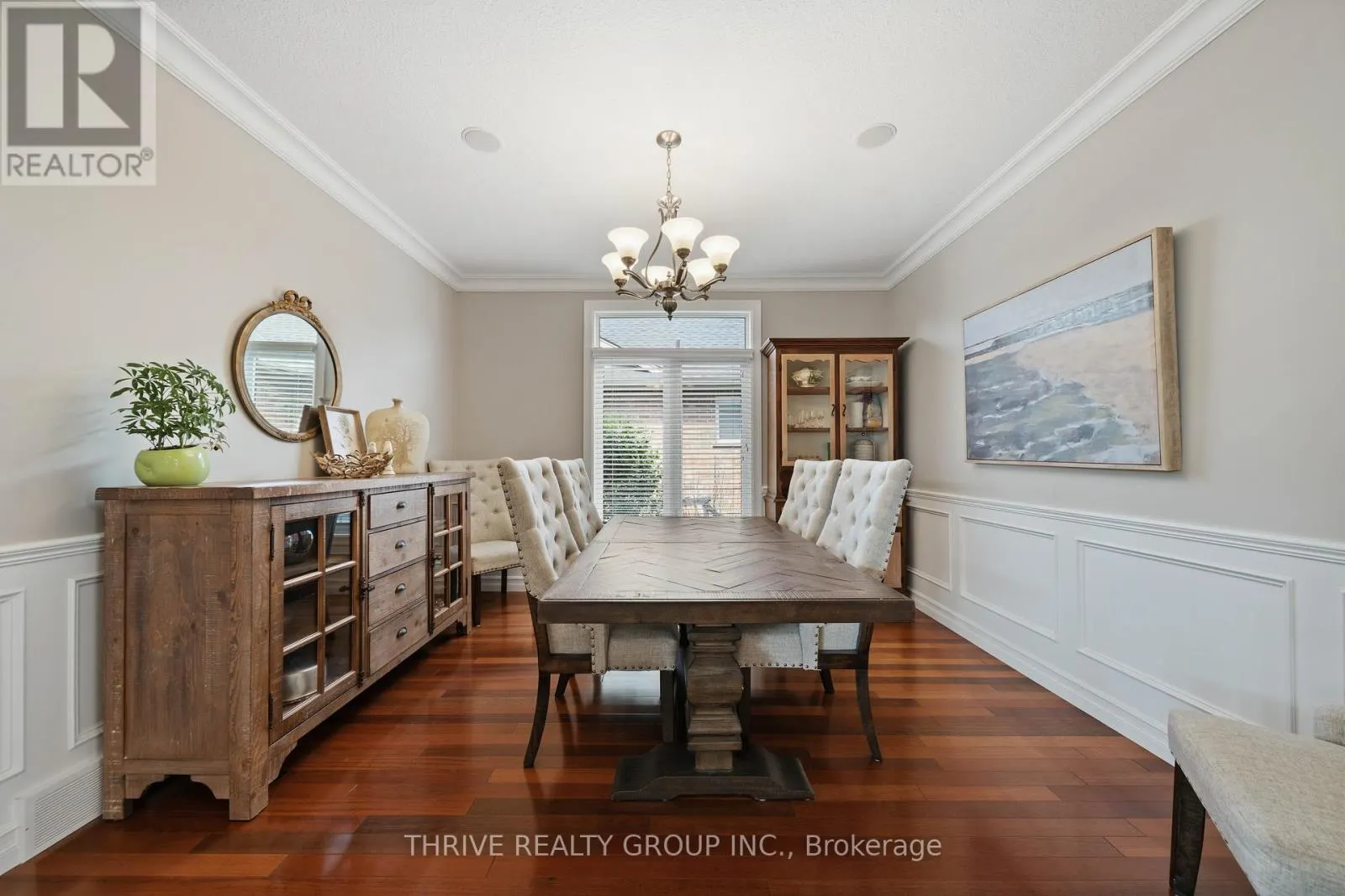 944 COLLINS DRIVE