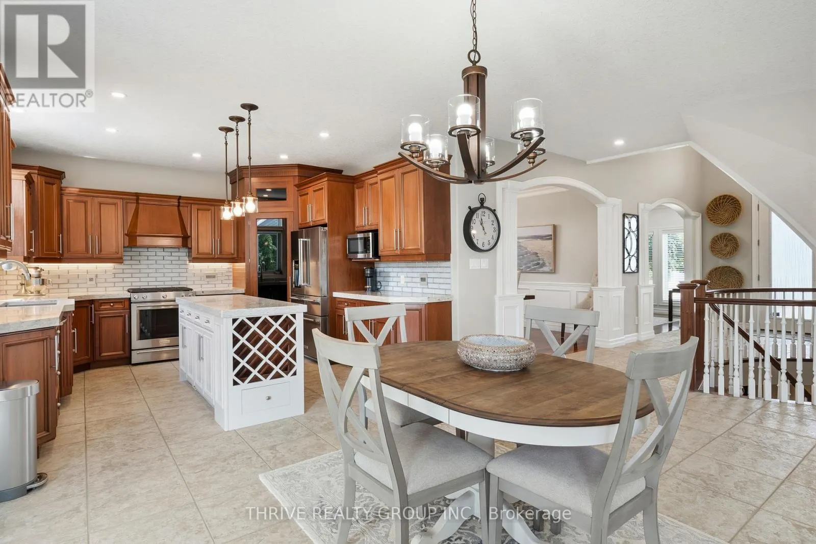 944 COLLINS DRIVE