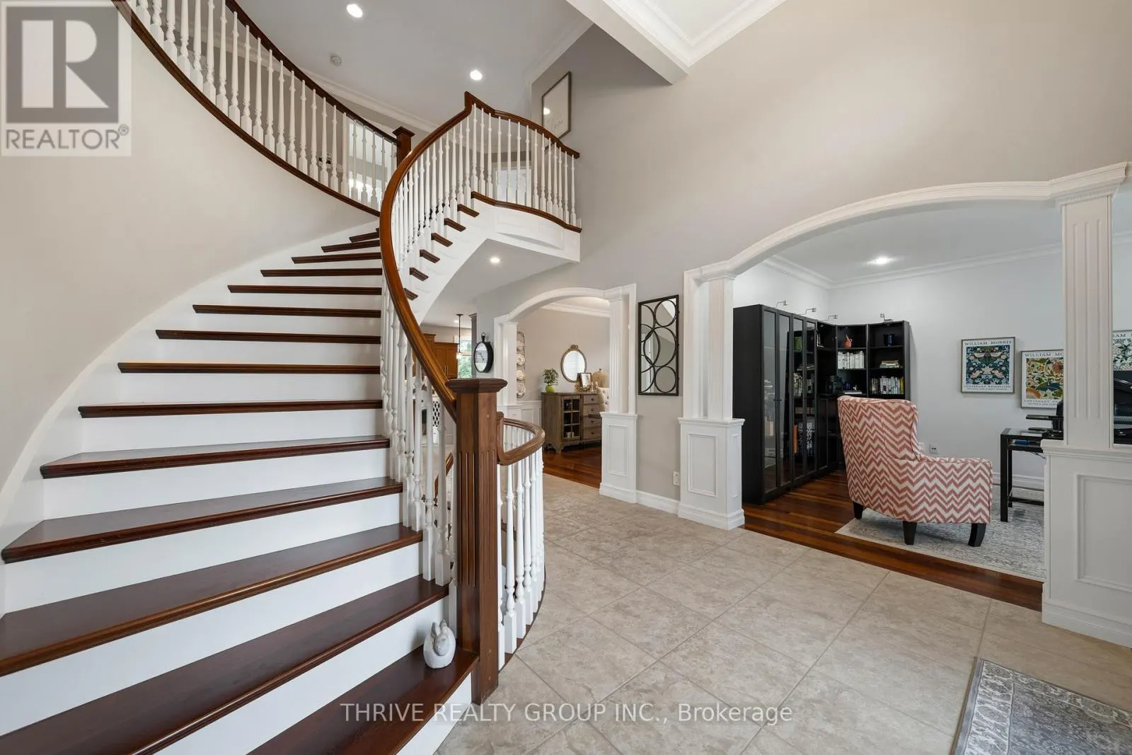 944 COLLINS DRIVE