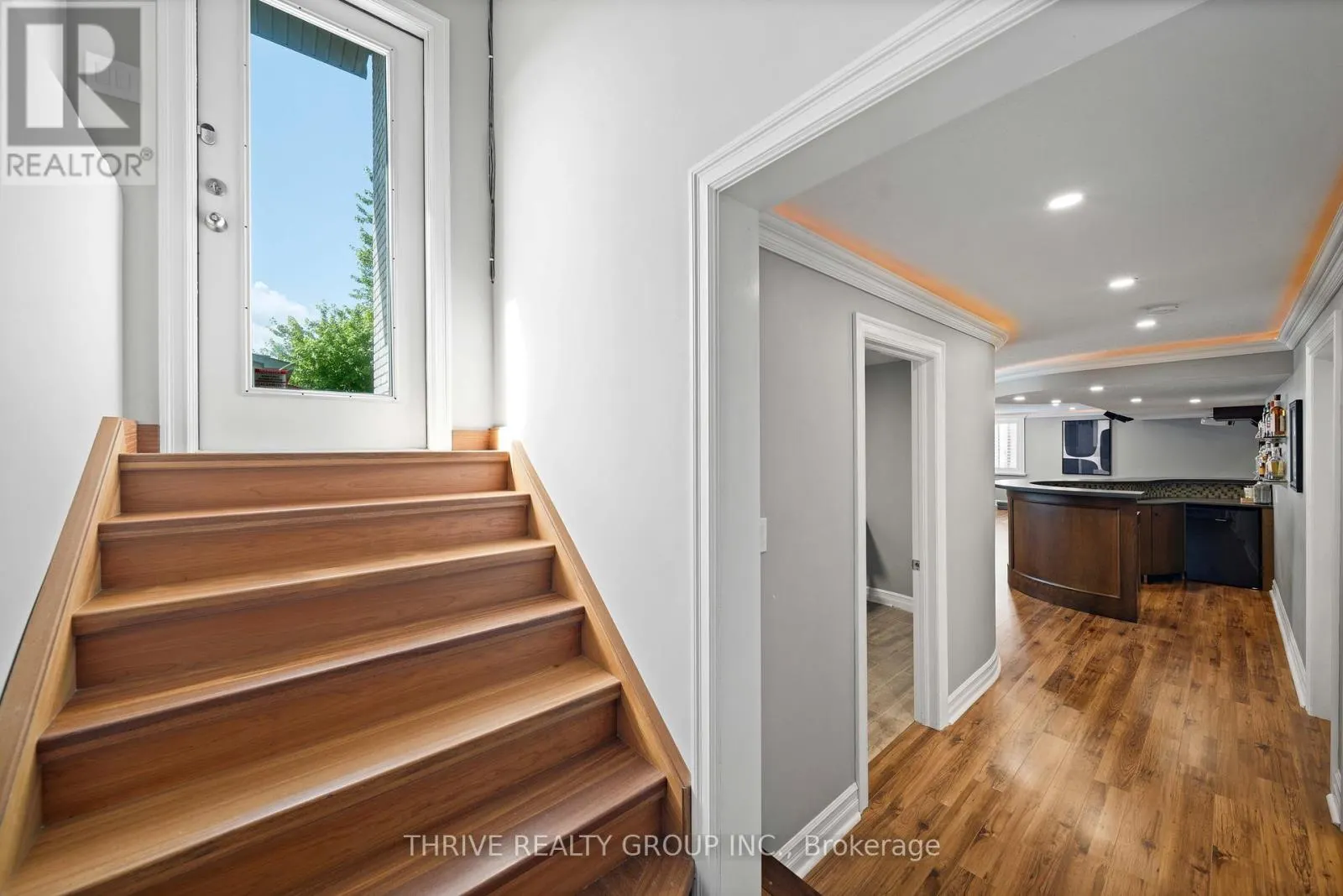 944 COLLINS DRIVE