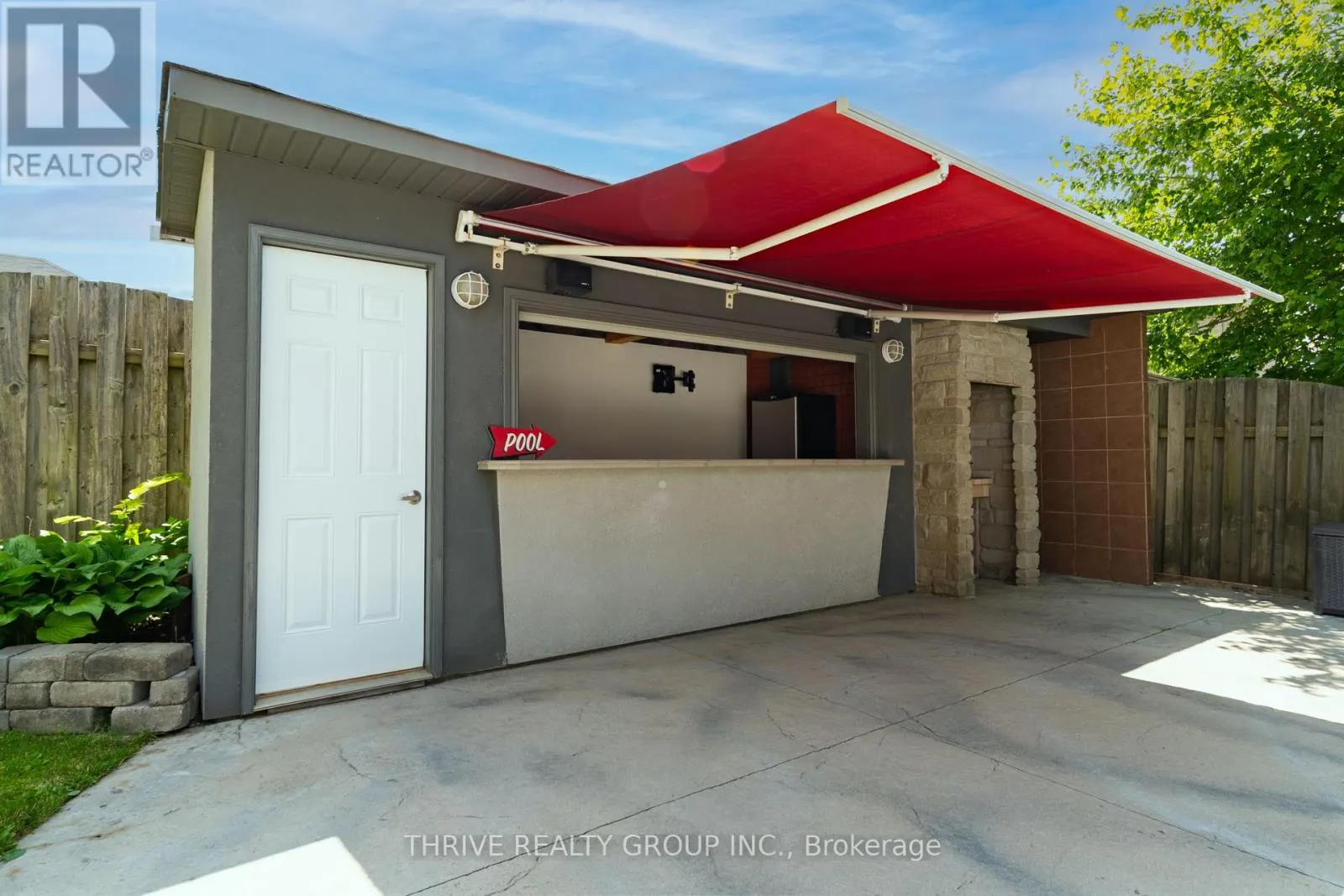 944 COLLINS DRIVE