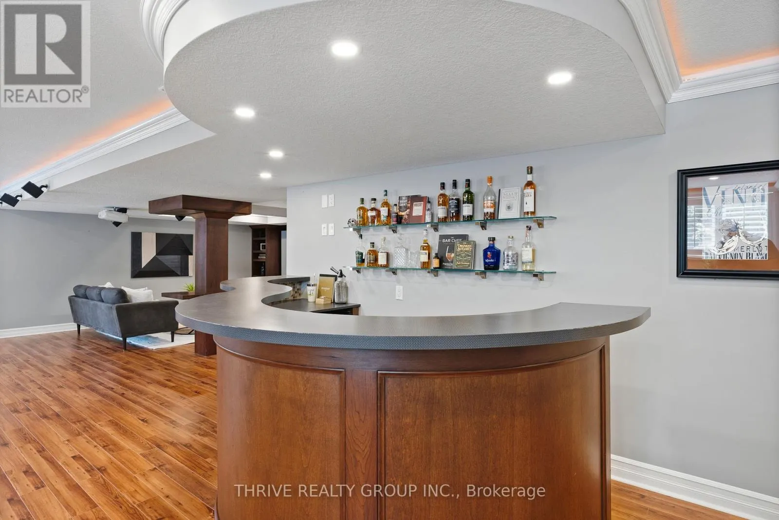 944 COLLINS DRIVE