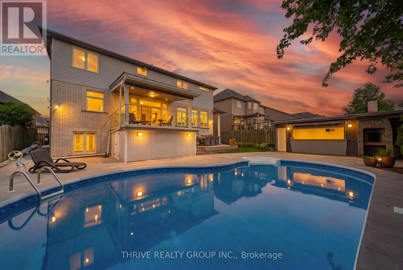 944 COLLINS DRIVE